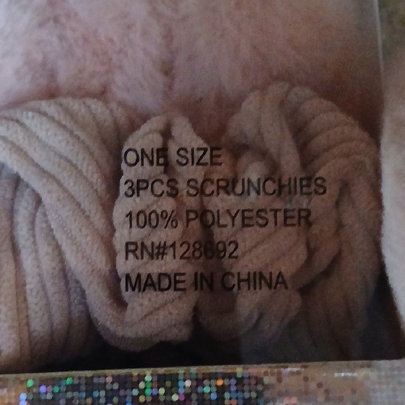 Madden NYC Pink Fluffy Earmuffs - Picture 4 of 5